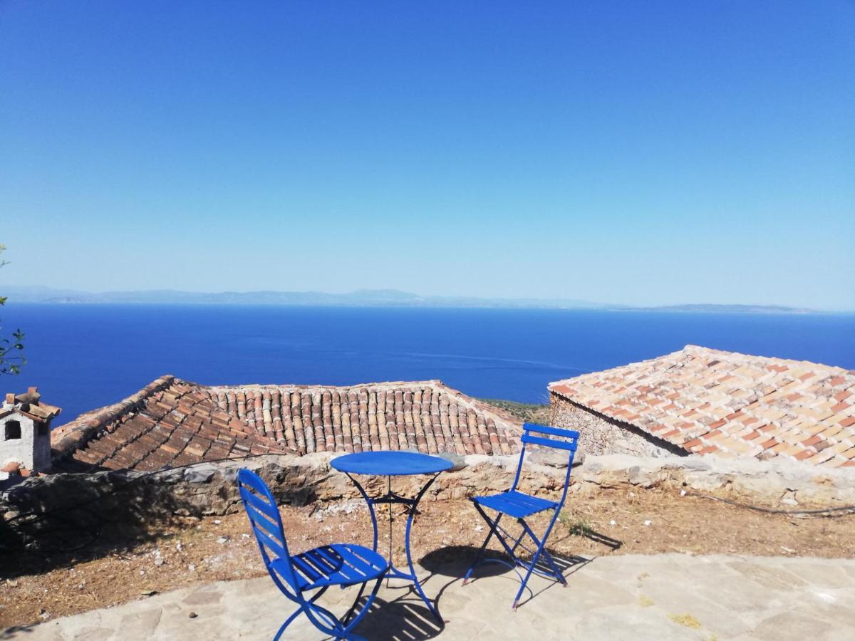 The Traditional Hause With The View Leonídion