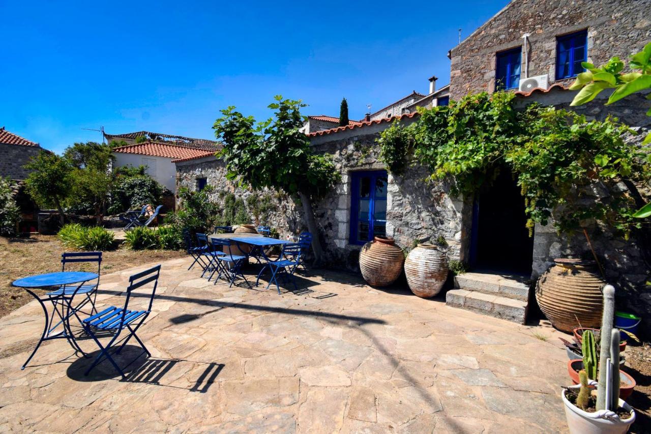 The Traditional Hause With The View Dom wakacyjny Leonídion
